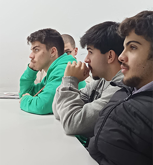 Alunos atentos durante uma sessão Erasmus+ no IPTA